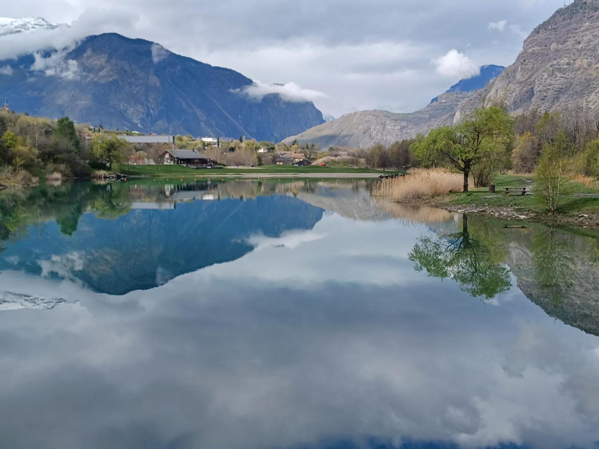 Villargondran, Les Magnifiques Cols De Maurienne Garage Motos, Velos Habitación foto